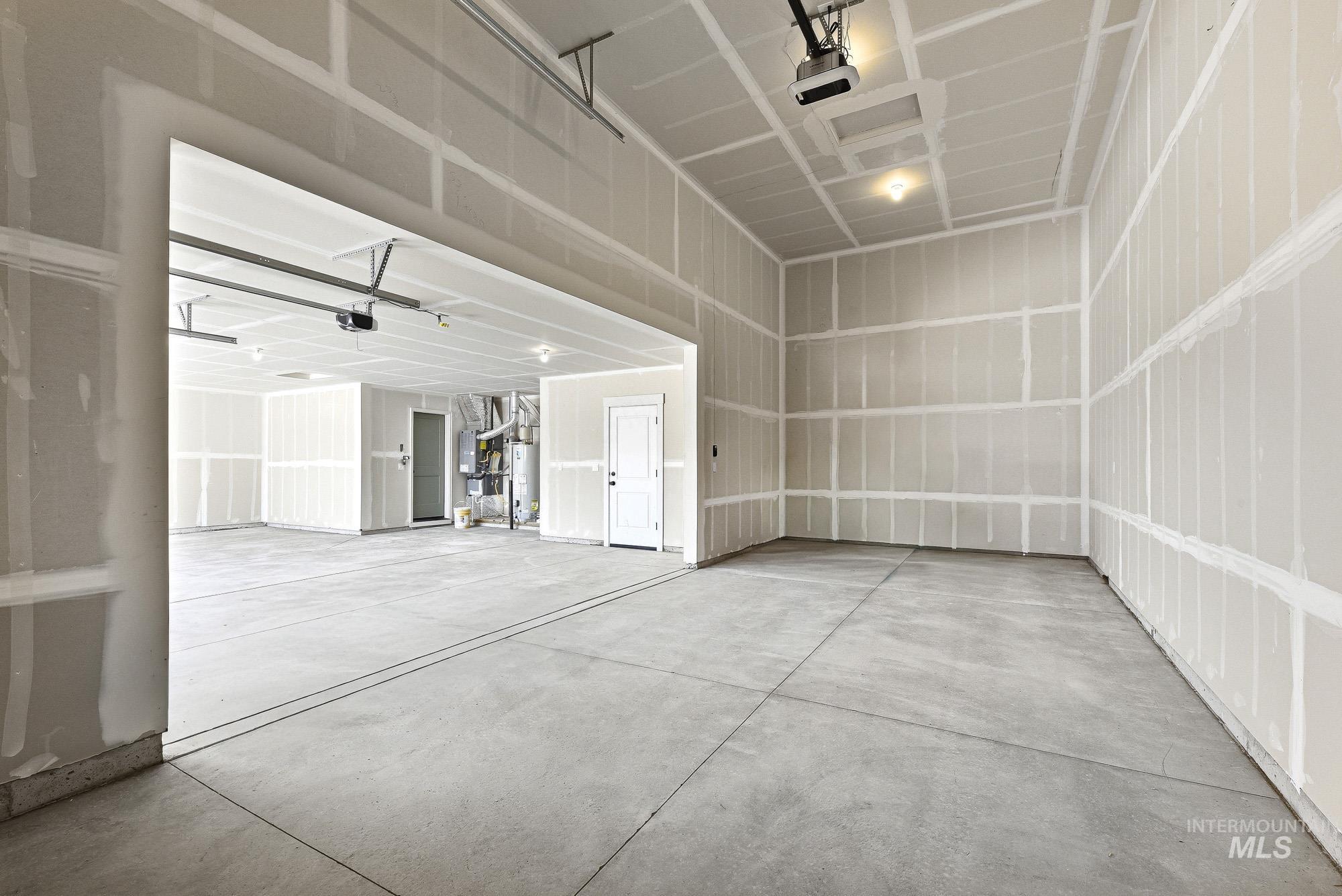 1130 Velvet Loop Property Photo 33