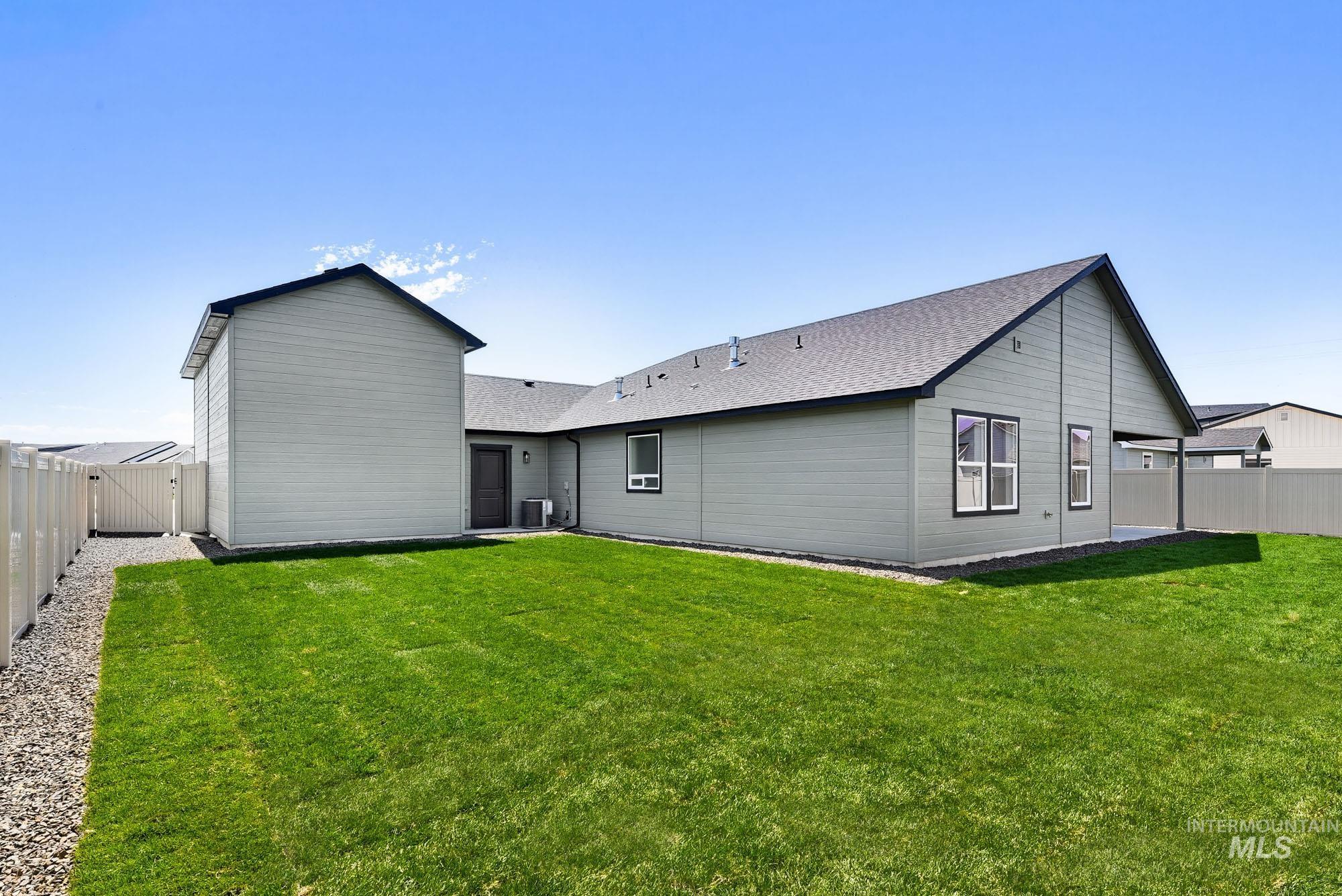 1130 Velvet Loop Property Photo 34