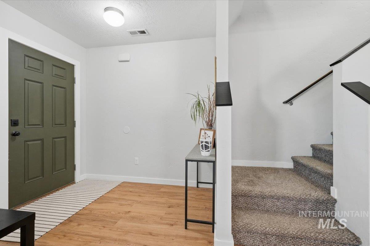 19098 Kenney Way Property Photo 2