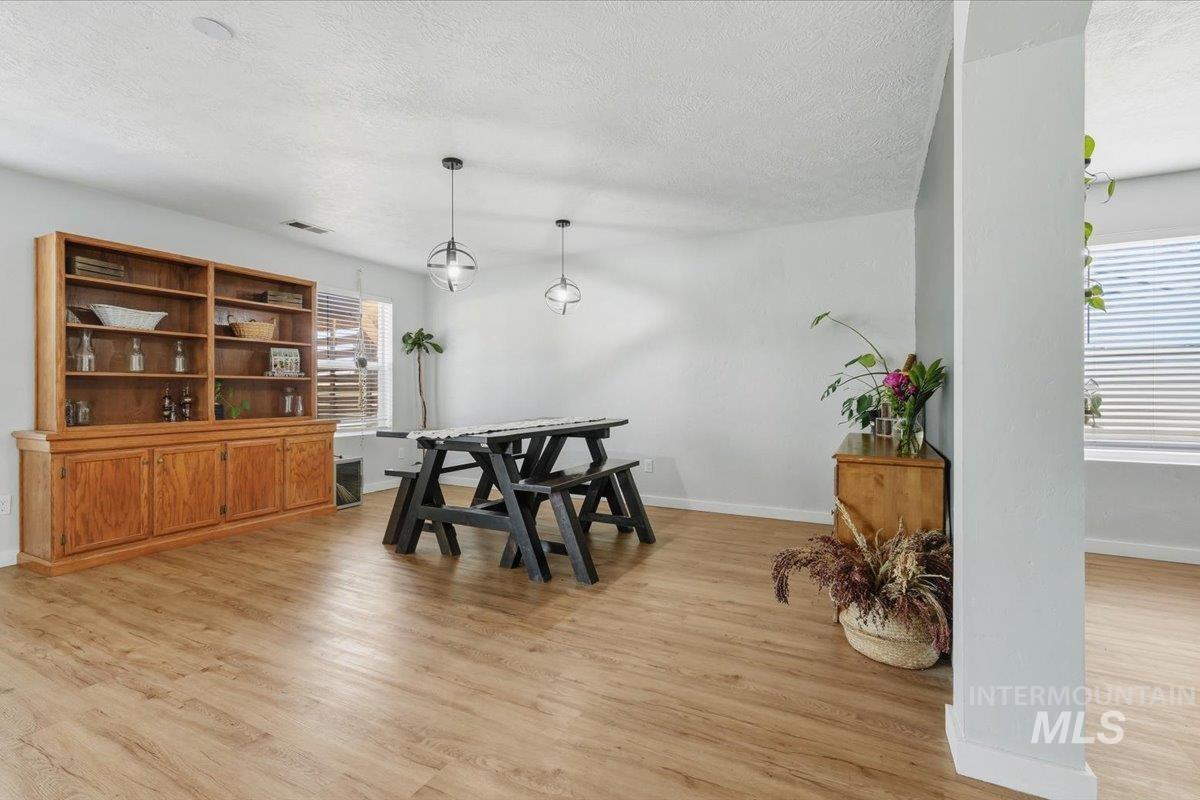 19098 Kenney Way Property Photo 6