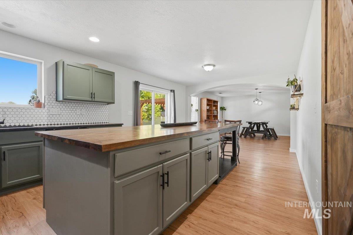 19098 Kenney Way Property Photo 10