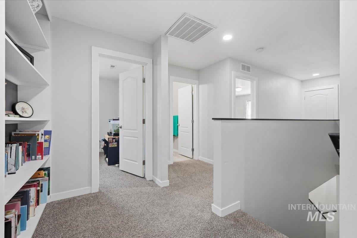 19098 Kenney Way Property Photo 13