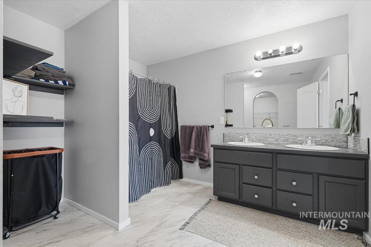 19098 Kenney Way Property Photo 17