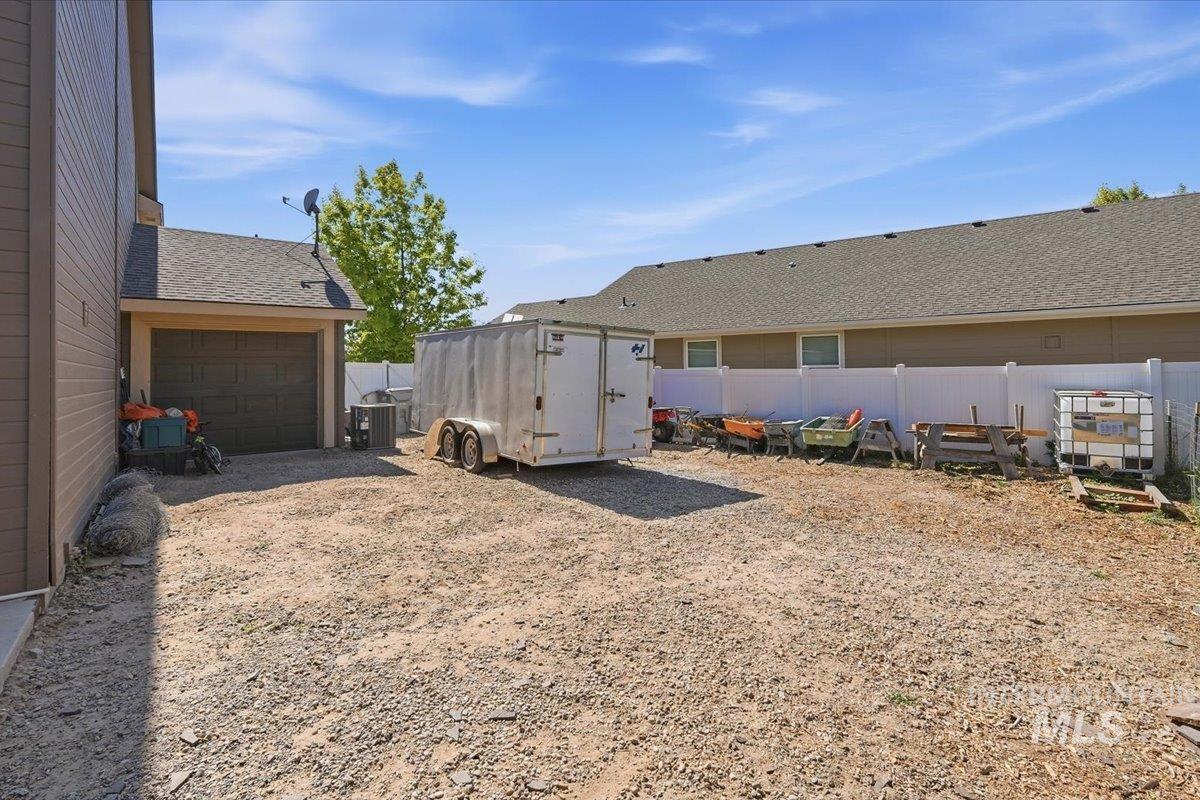 19098 Kenney Way Property Photo 26