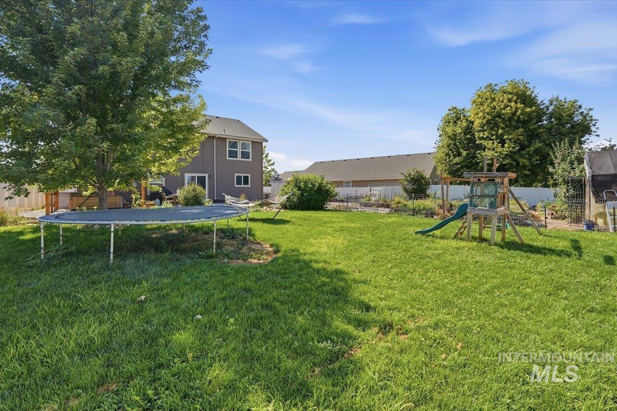 19098 Kenney Way Property Photo 28