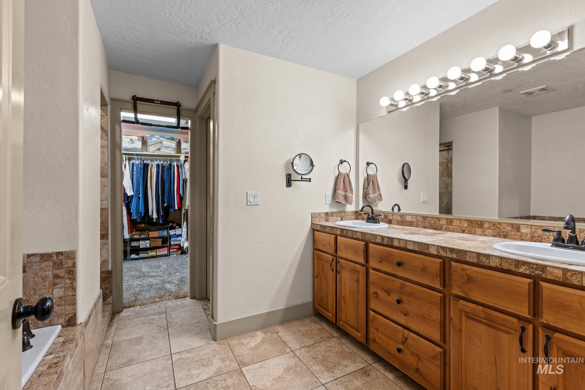 5209 Green Valley Place Property Photo 30