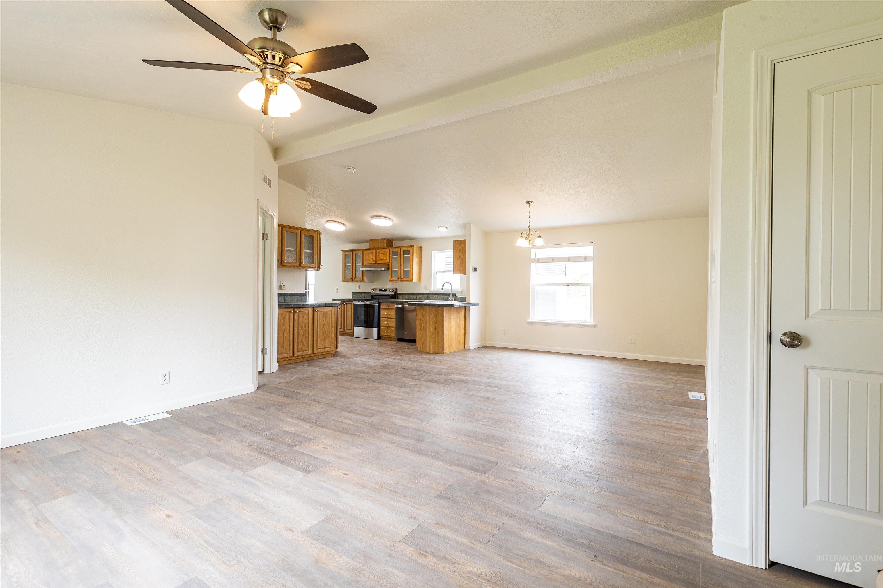 17028 Lower Pleasant Ridge Rd. Property Photo 4