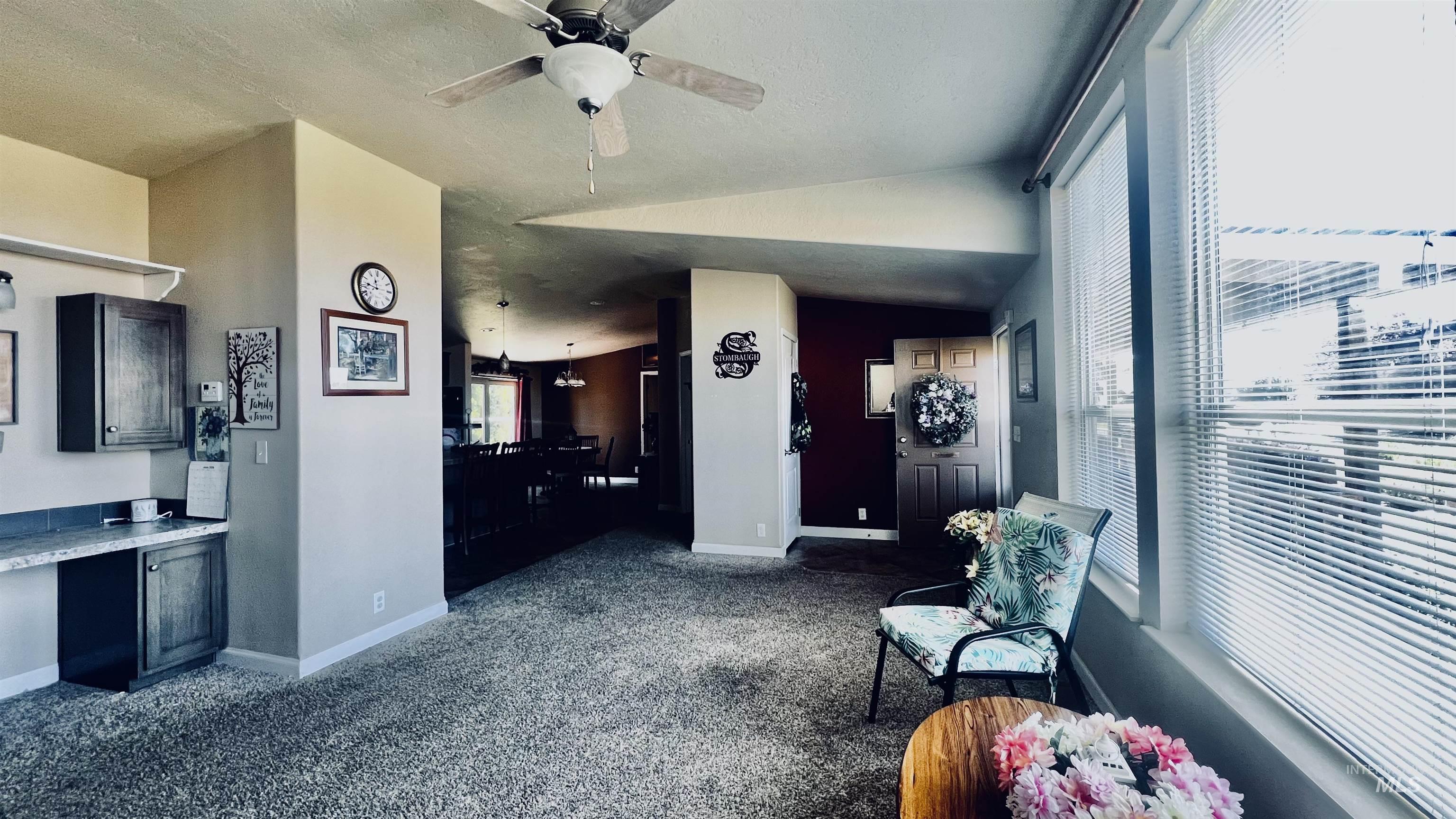 910 Moonglo Rd Property Photo 16