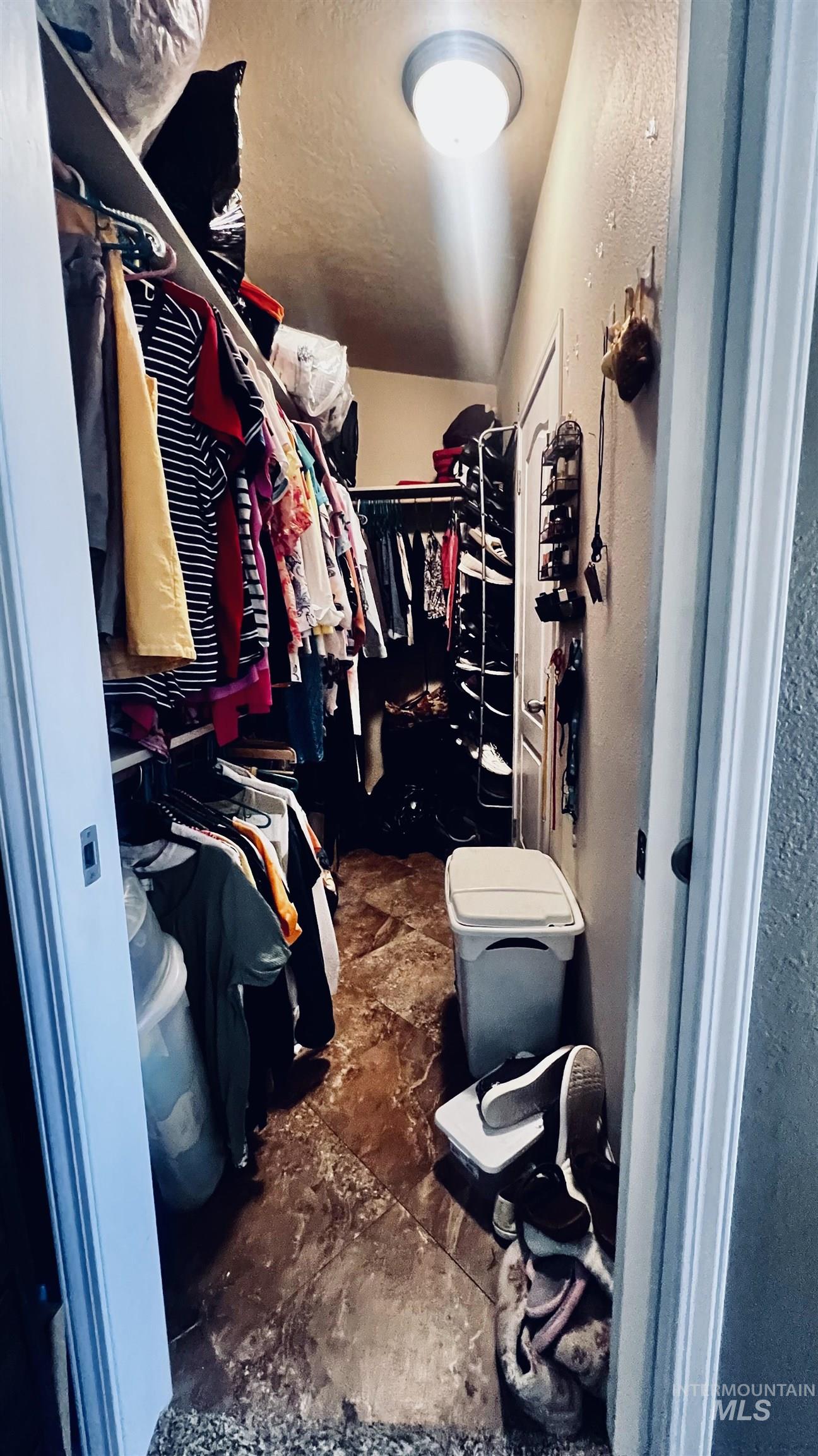 910 Moonglo Rd Property Photo 23