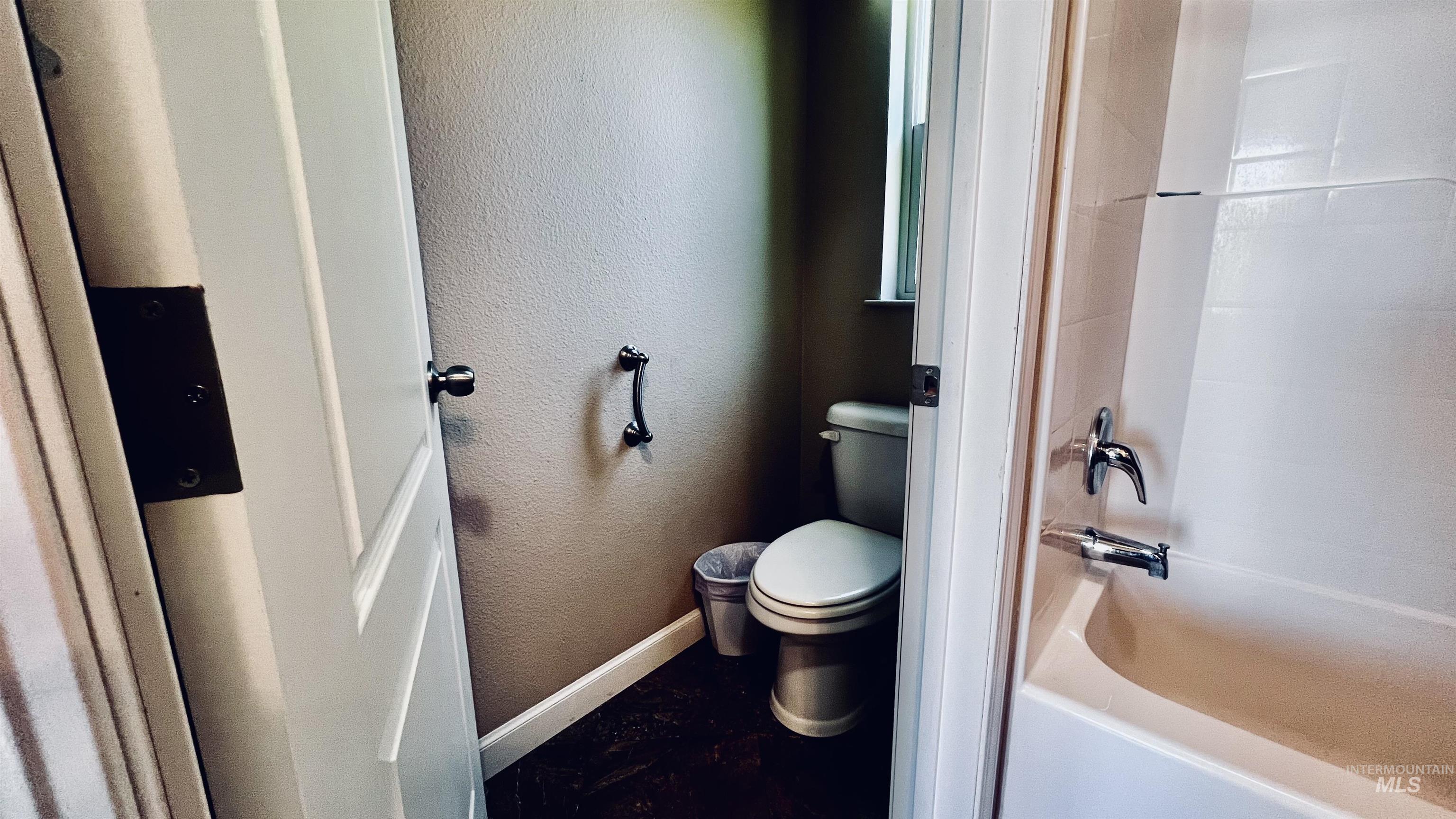910 Moonglo Rd Property Photo 31