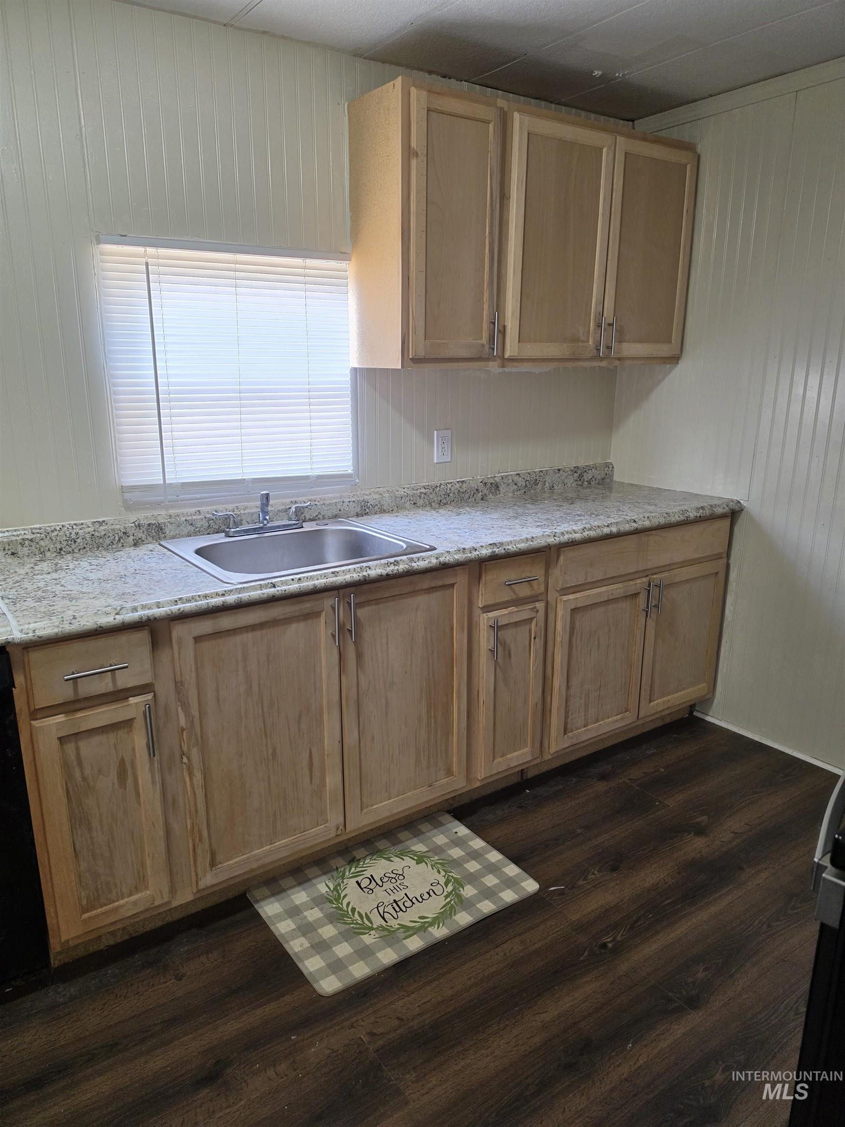 218 W Ave I Property Photo 6