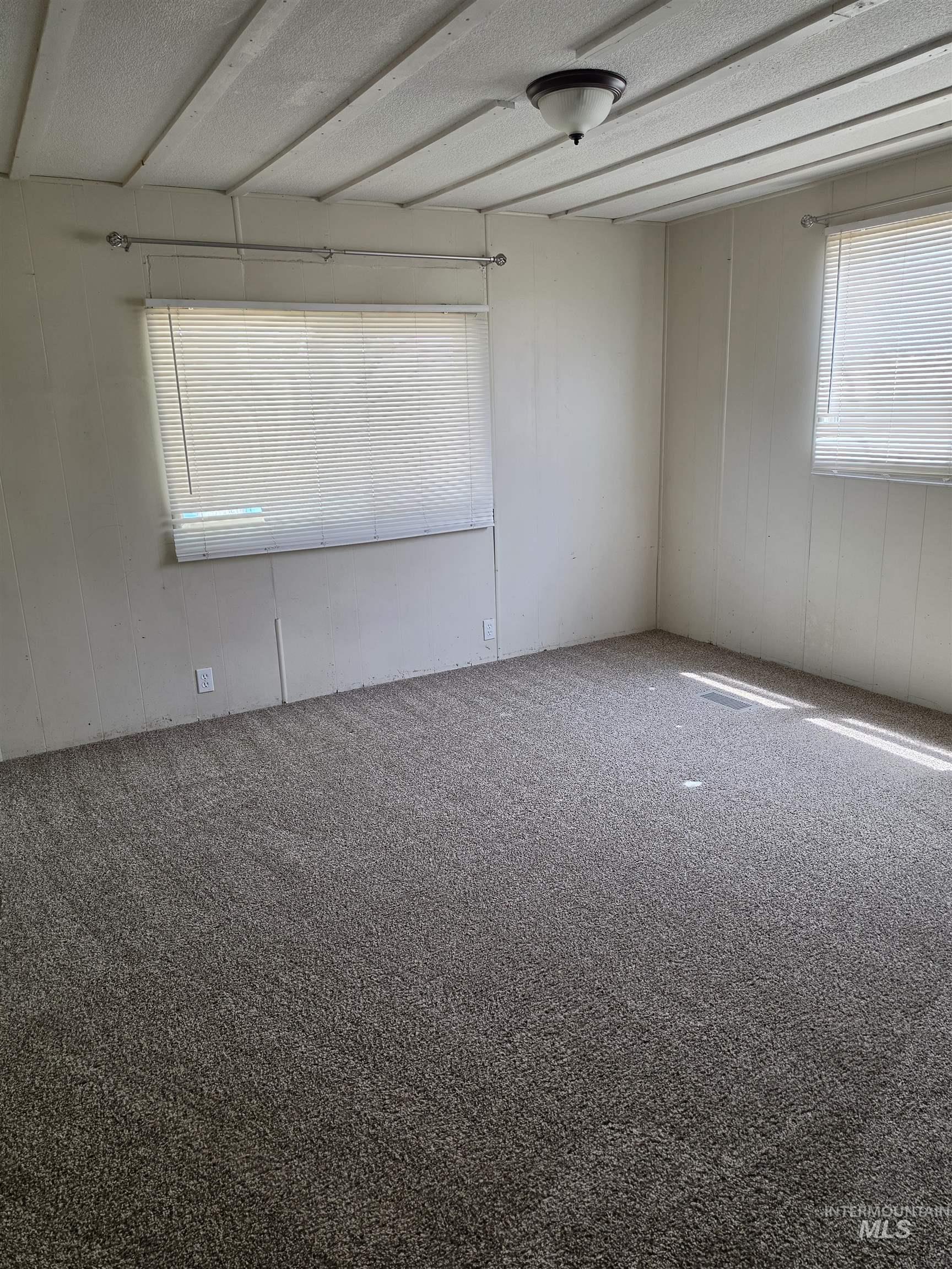 218 W Ave I Property Photo 28