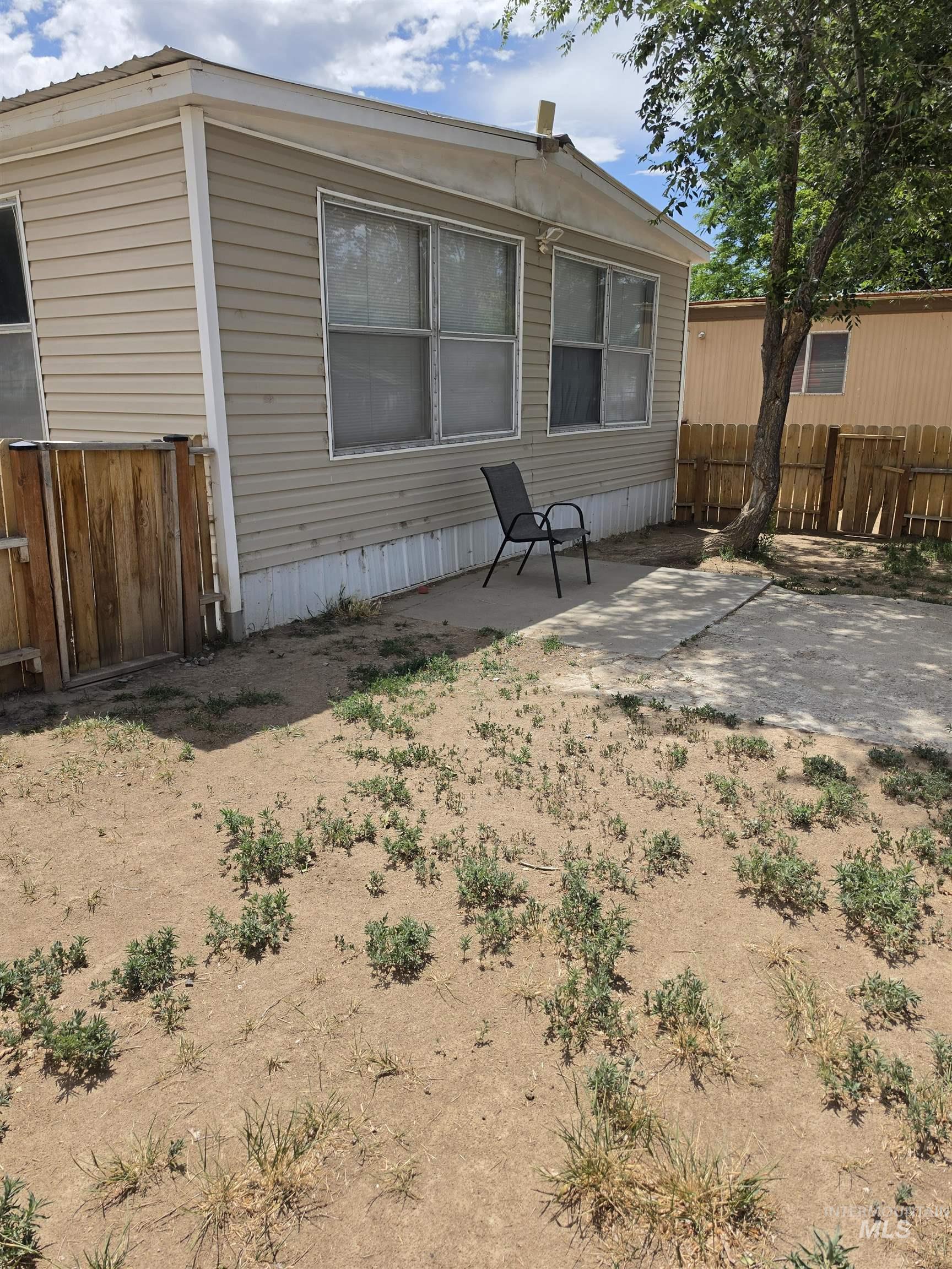218 W Ave I Property Photo 34