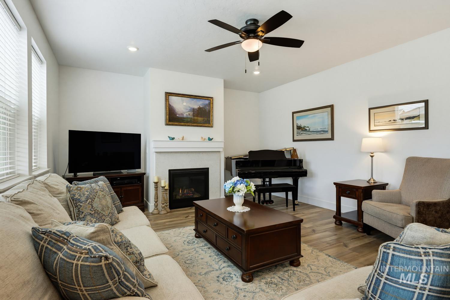 5433 E Terrace Falls Ct Property Photo 8