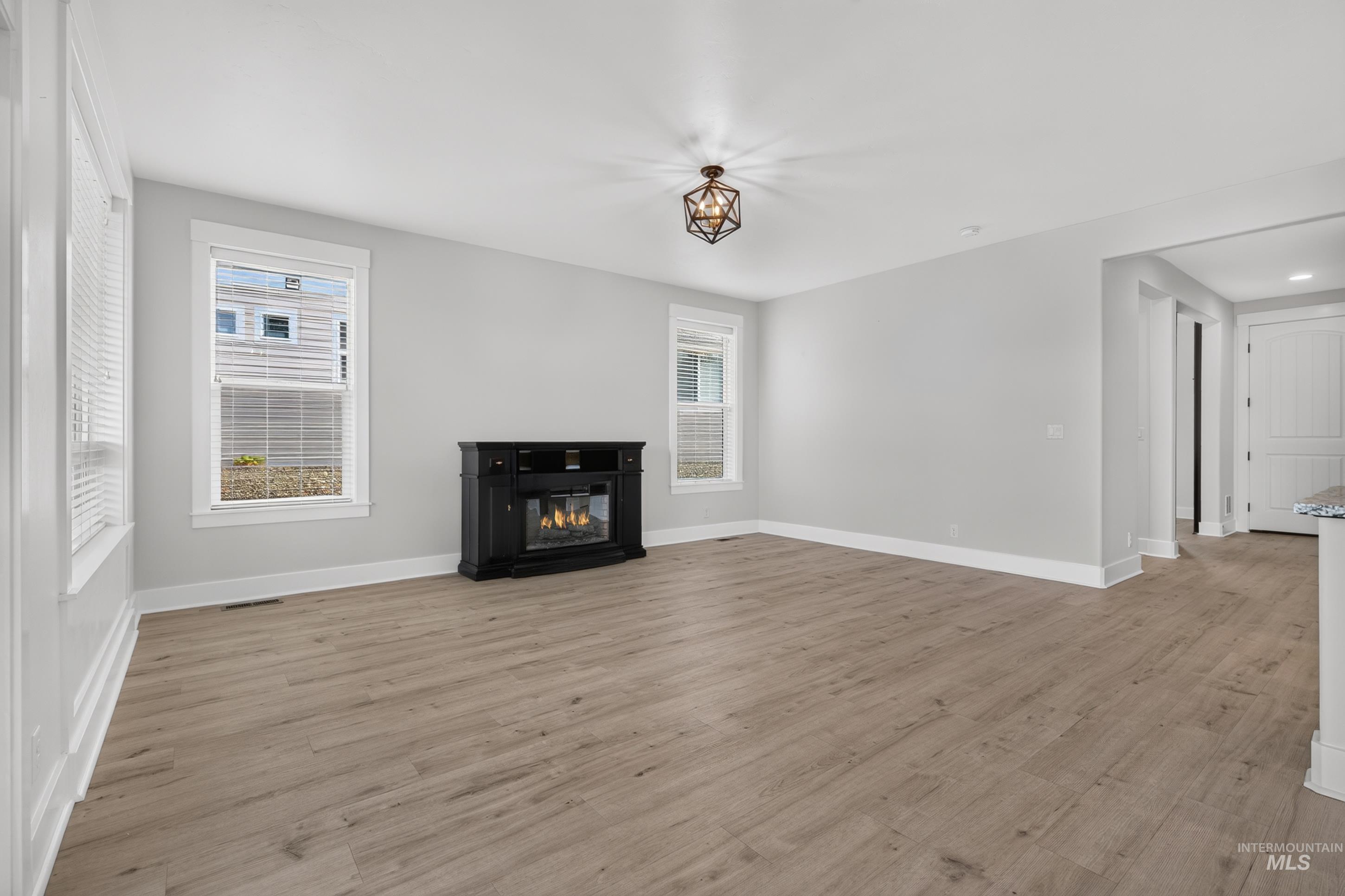 19135 N Glenisla Ave. Property Photo 6
