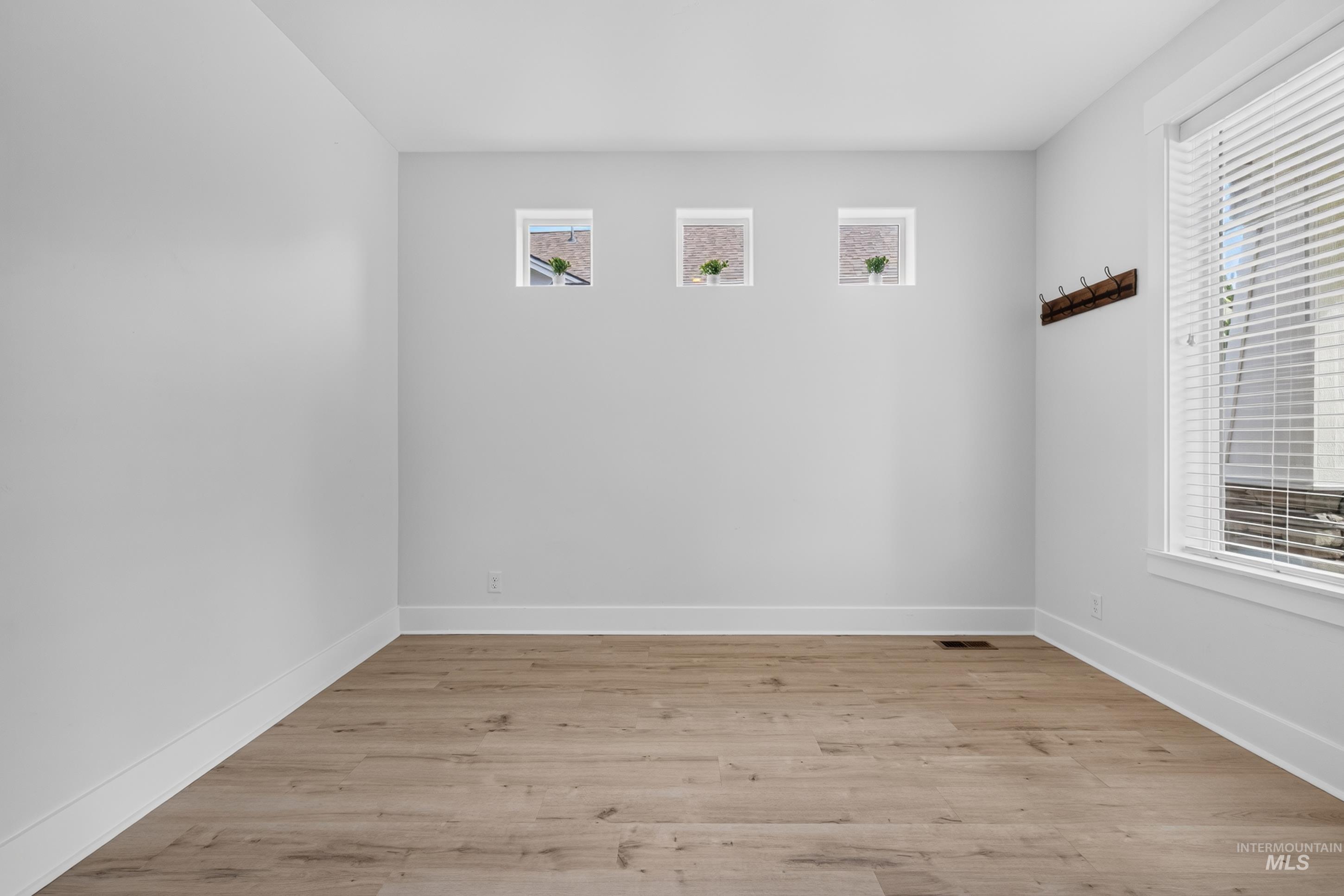 19135 N Glenisla Ave. Property Photo 19