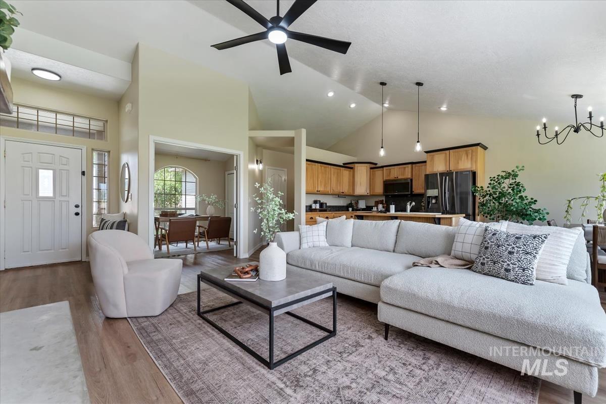 12840 Quail Run Ln. Property Photo 4