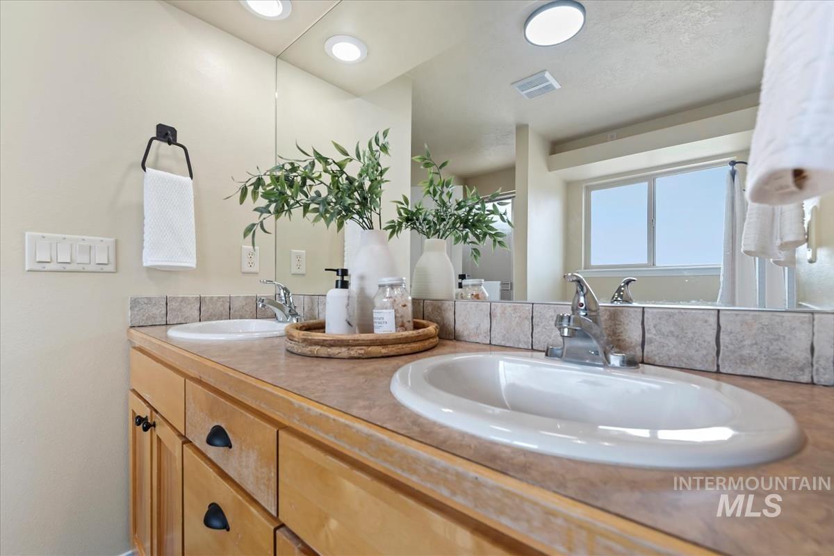 12840 Quail Run Ln. Property Photo 27