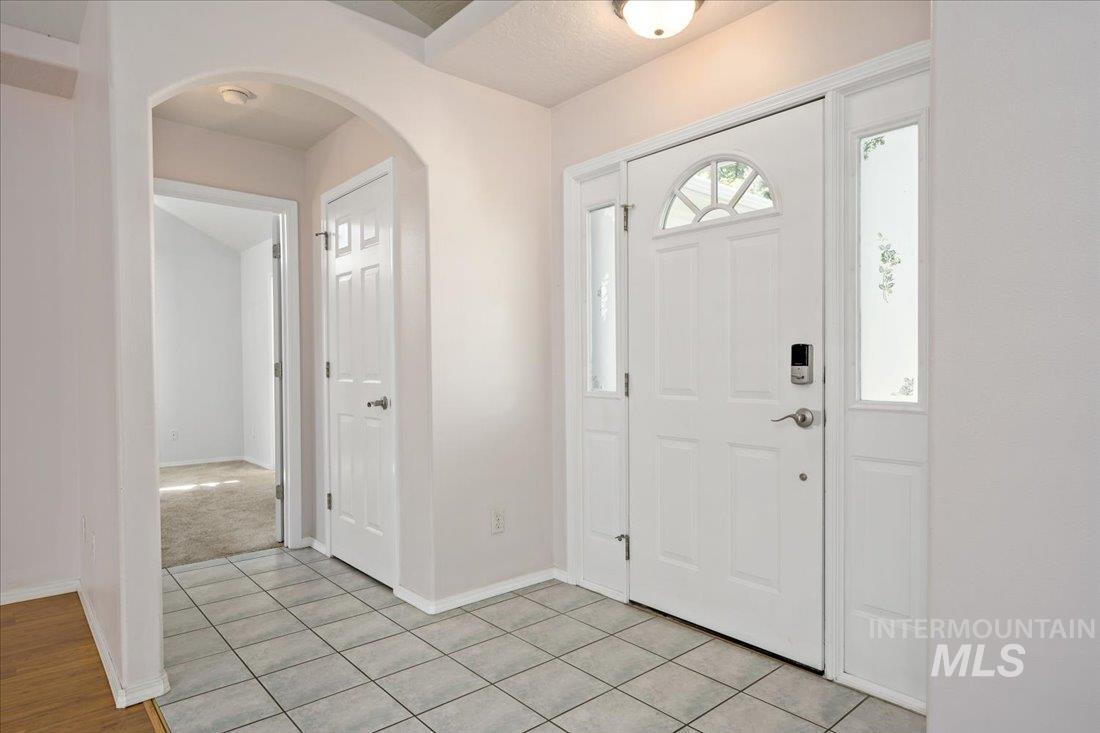 2687 E Alpomado St Property Photo 6