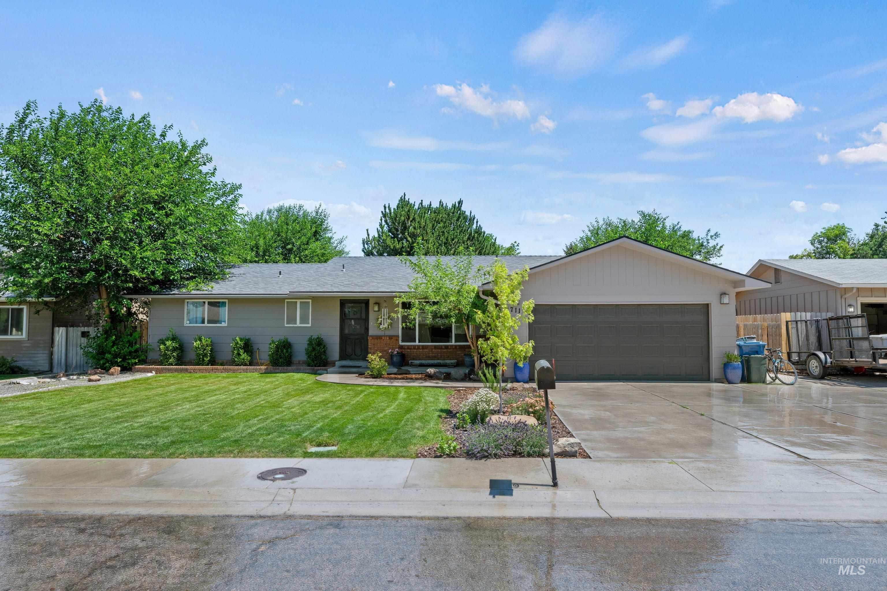 1711 Sandalwood Dr