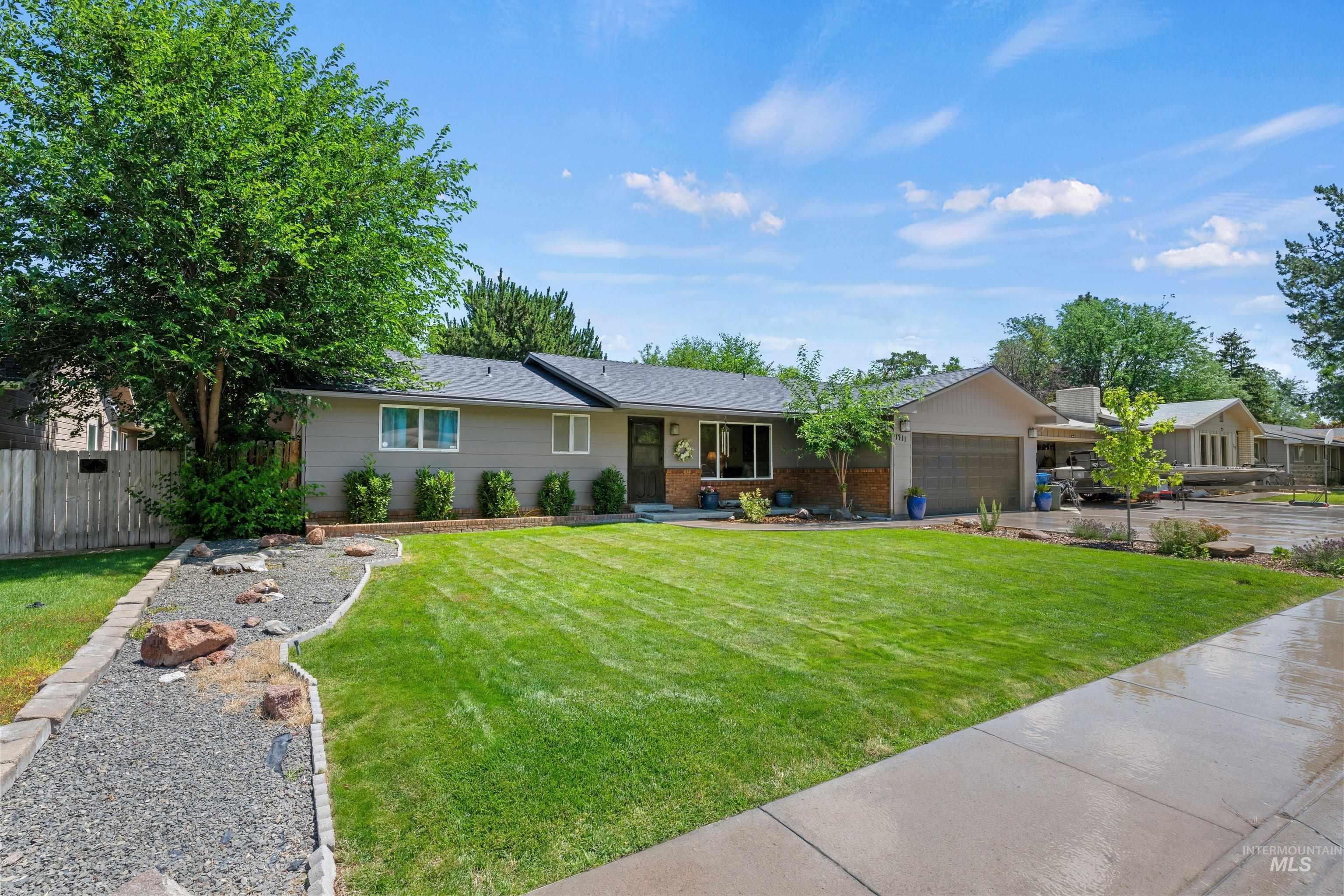 1711 Sandalwood Dr Property Photo 6