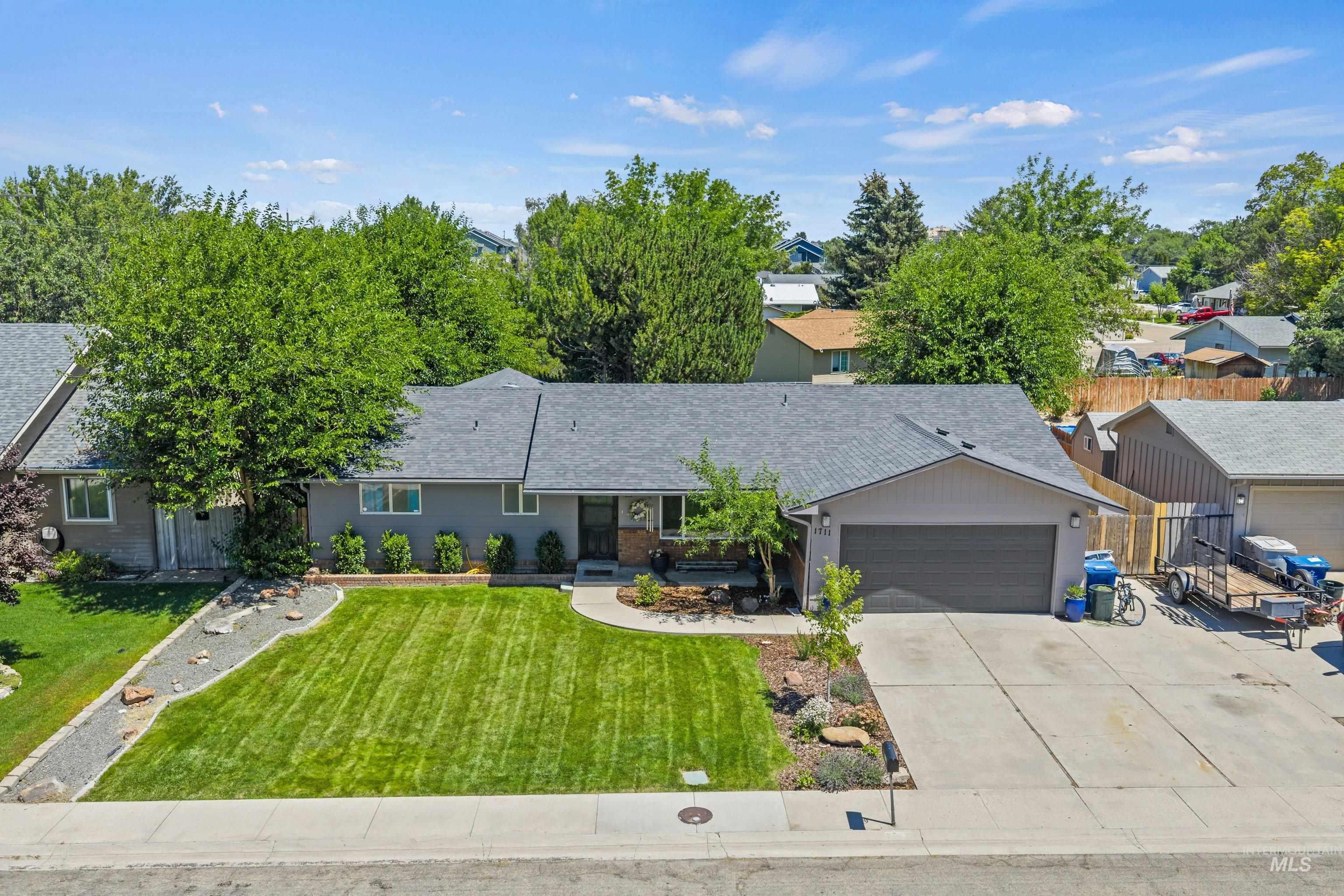 1711 Sandalwood Dr Property Photo 43