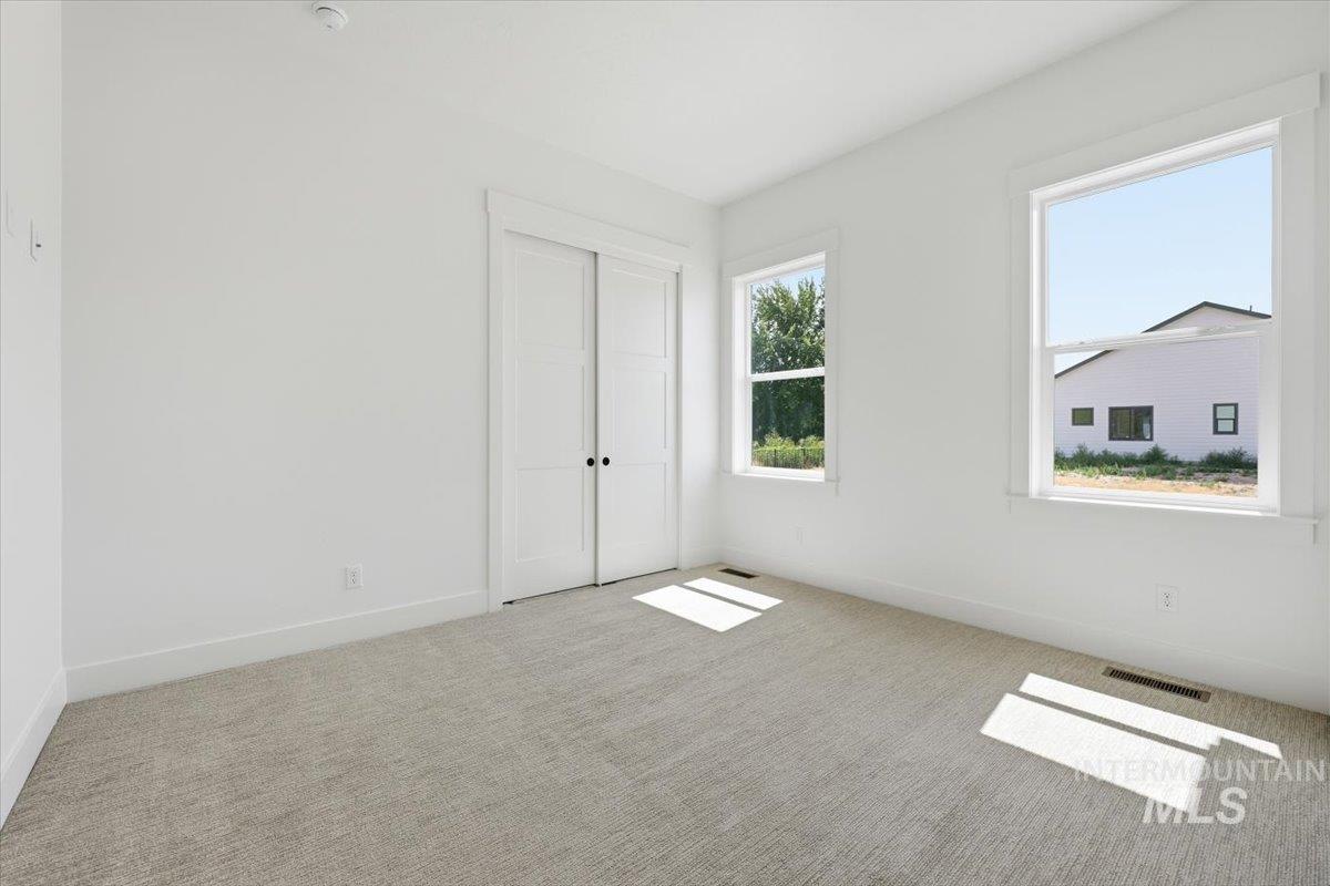 639 W Millstone St Property Photo 24