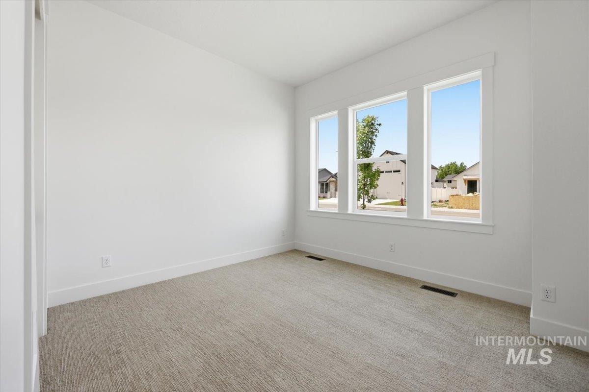 639 W Millstone St Property Photo 27