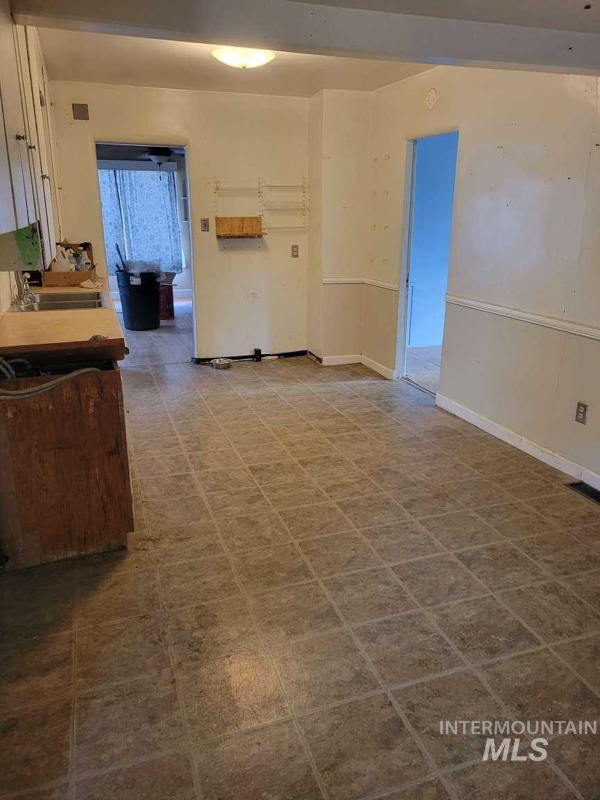 1129 6th Ave Property Photo 22