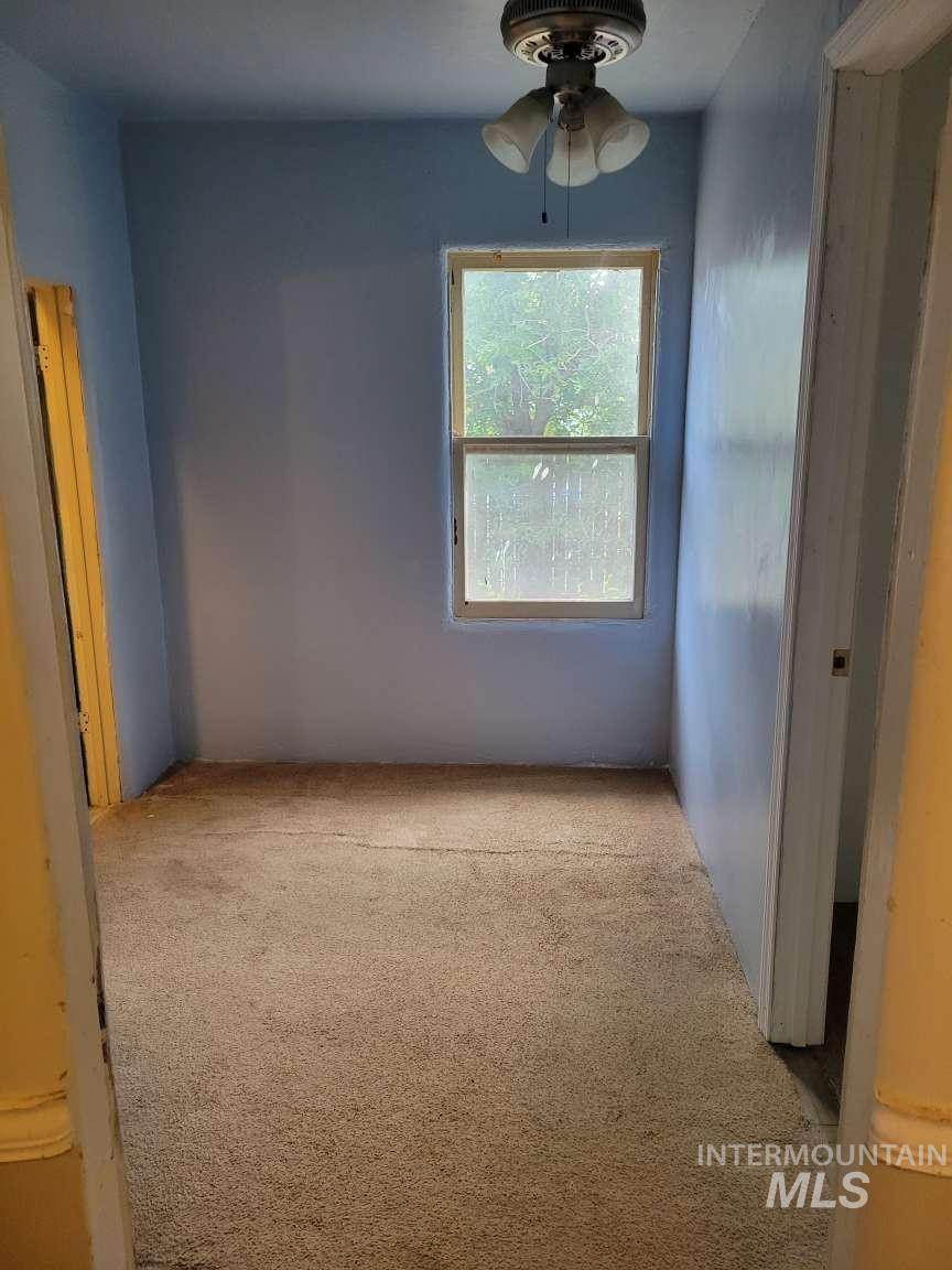 1129 6th Ave Property Photo 23