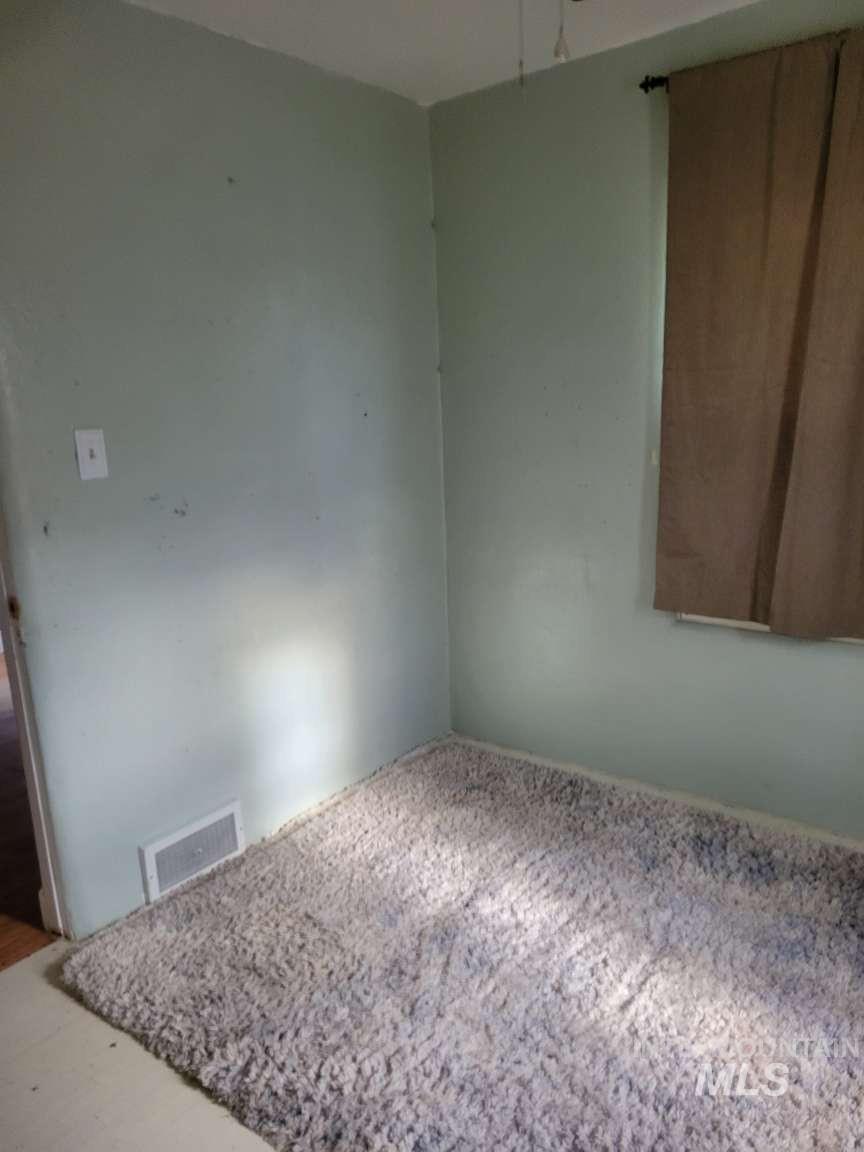 1129 6th Ave Property Photo 32