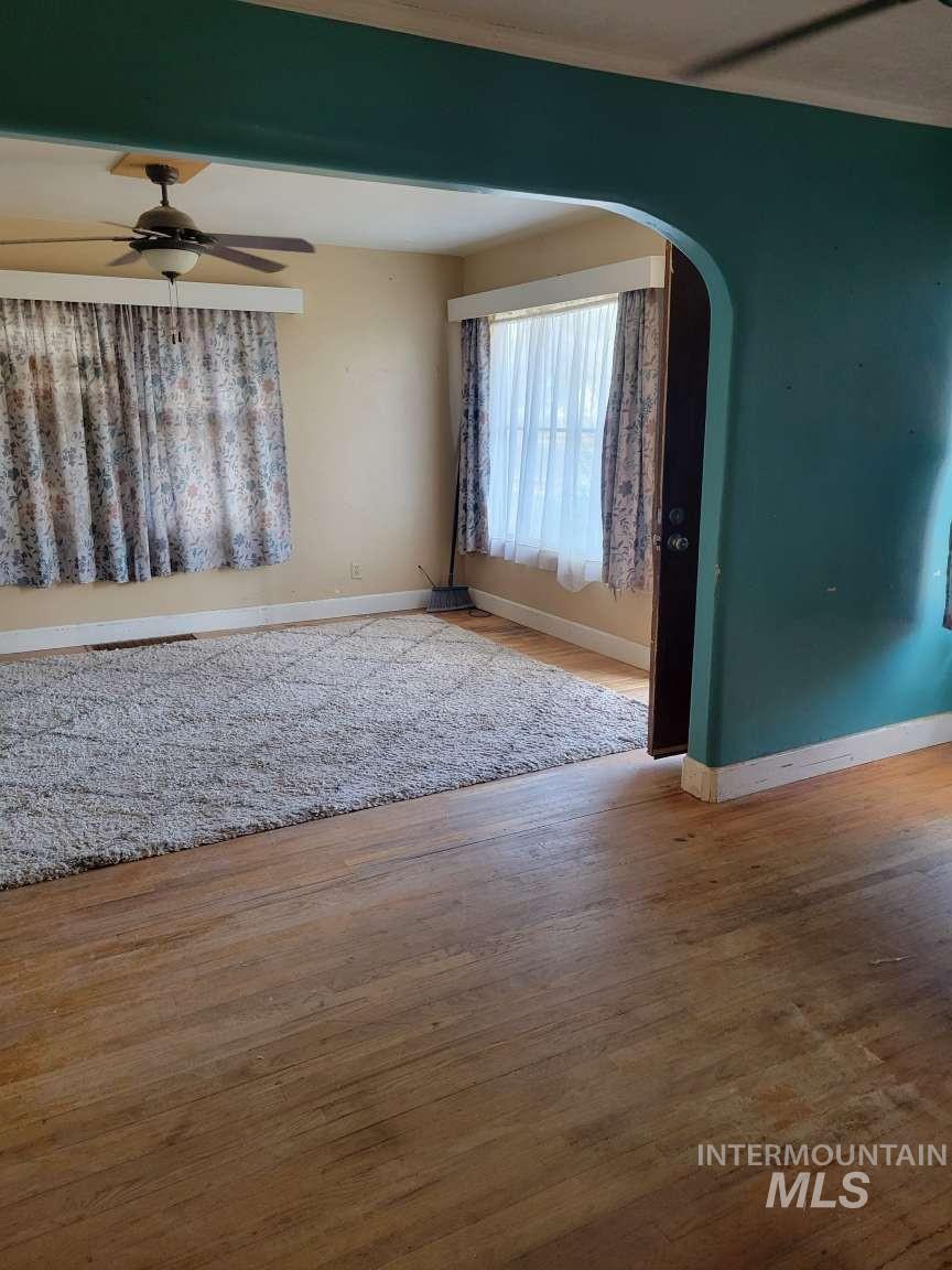 1129 6th Ave Property Photo 38