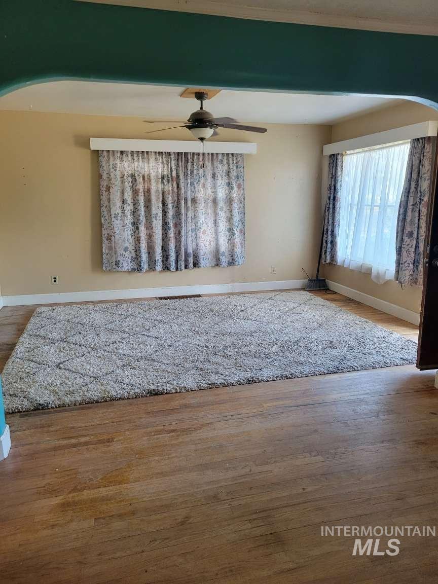 1129 6th Ave Property Photo 39