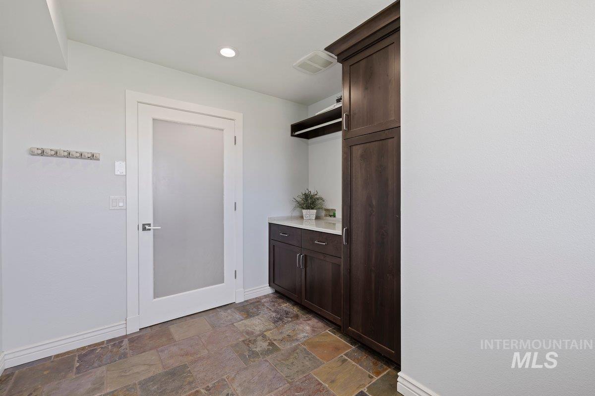 8352 S Old Farm Pl. Property Photo 13