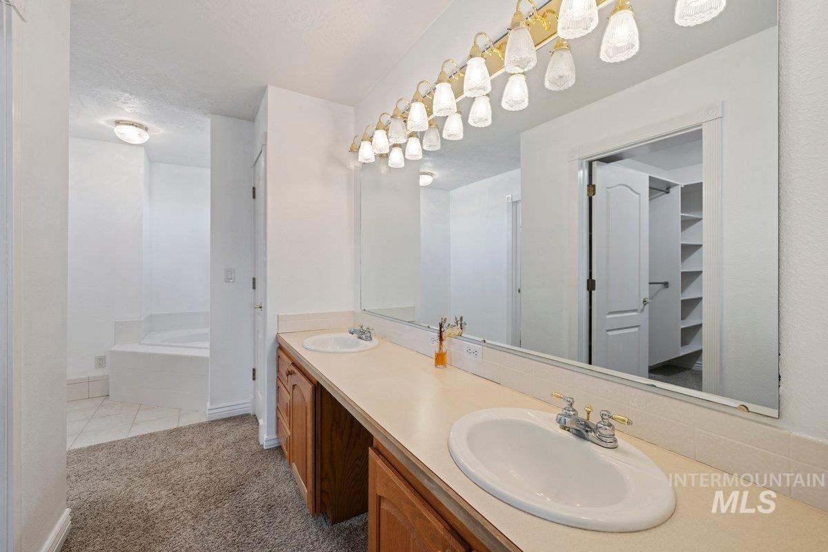 8352 S Old Farm Pl. Property Photo 22