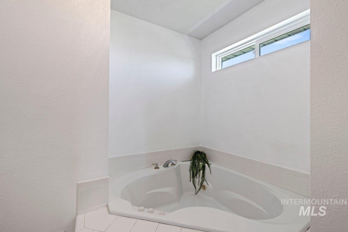 8352 S Old Farm Pl. Property Photo 24