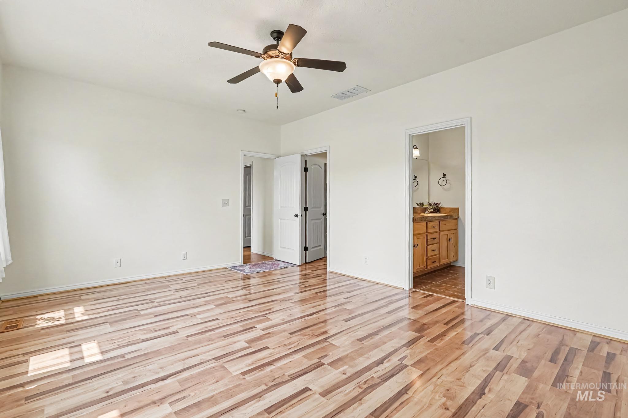 689 Triumph Dr Property Photo 12