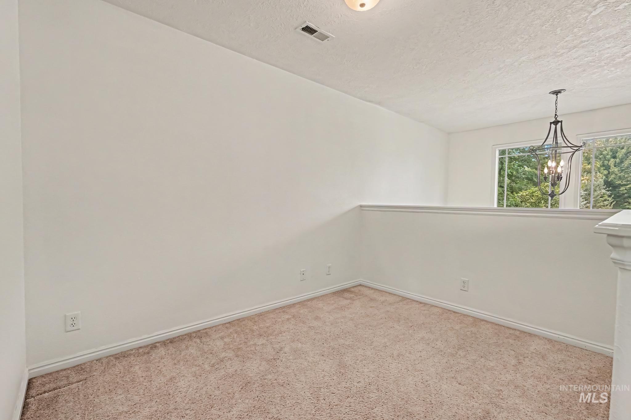 689 Triumph Dr Property Photo 15