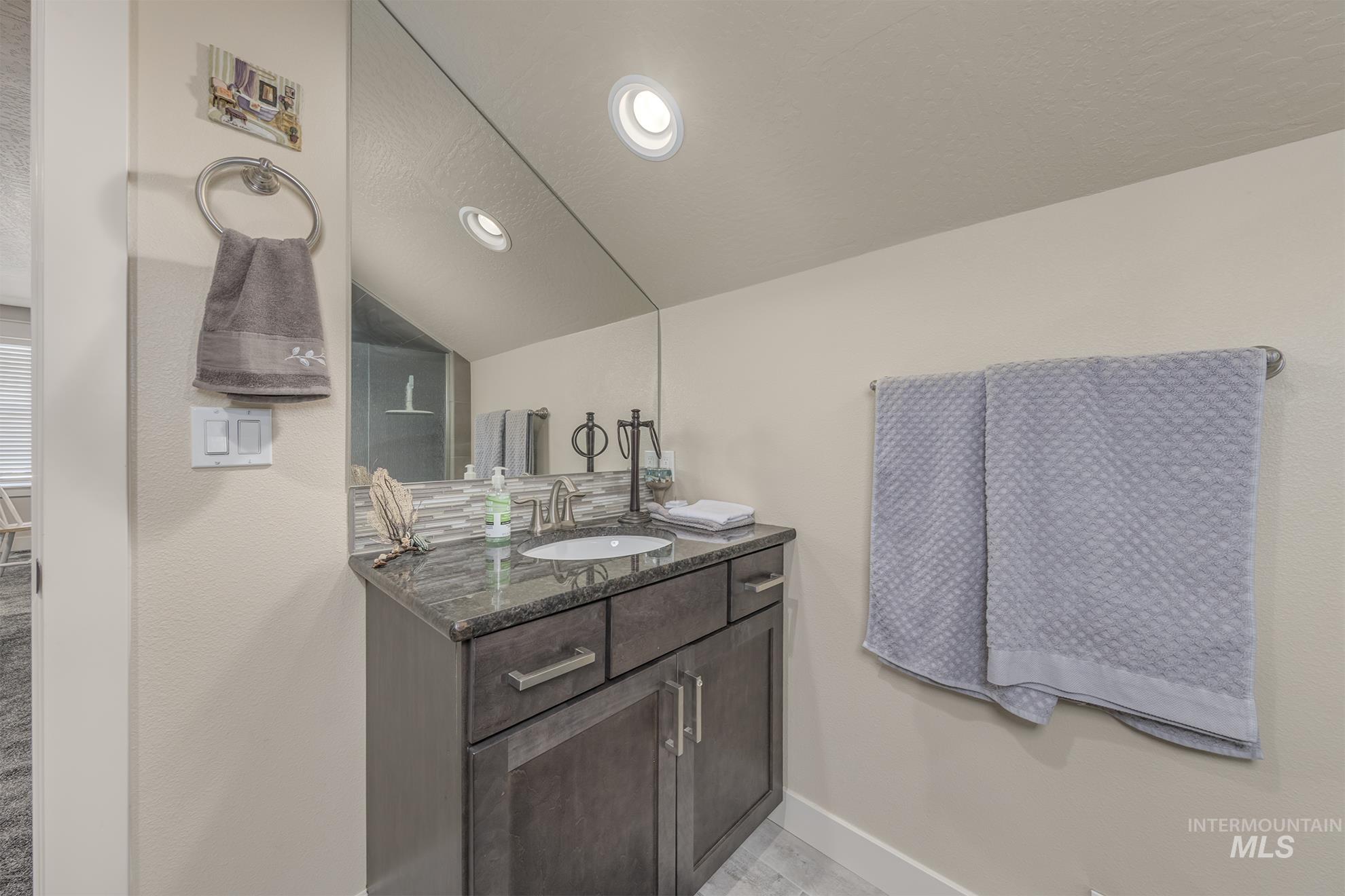 420 Poppy Street Property Photo 25