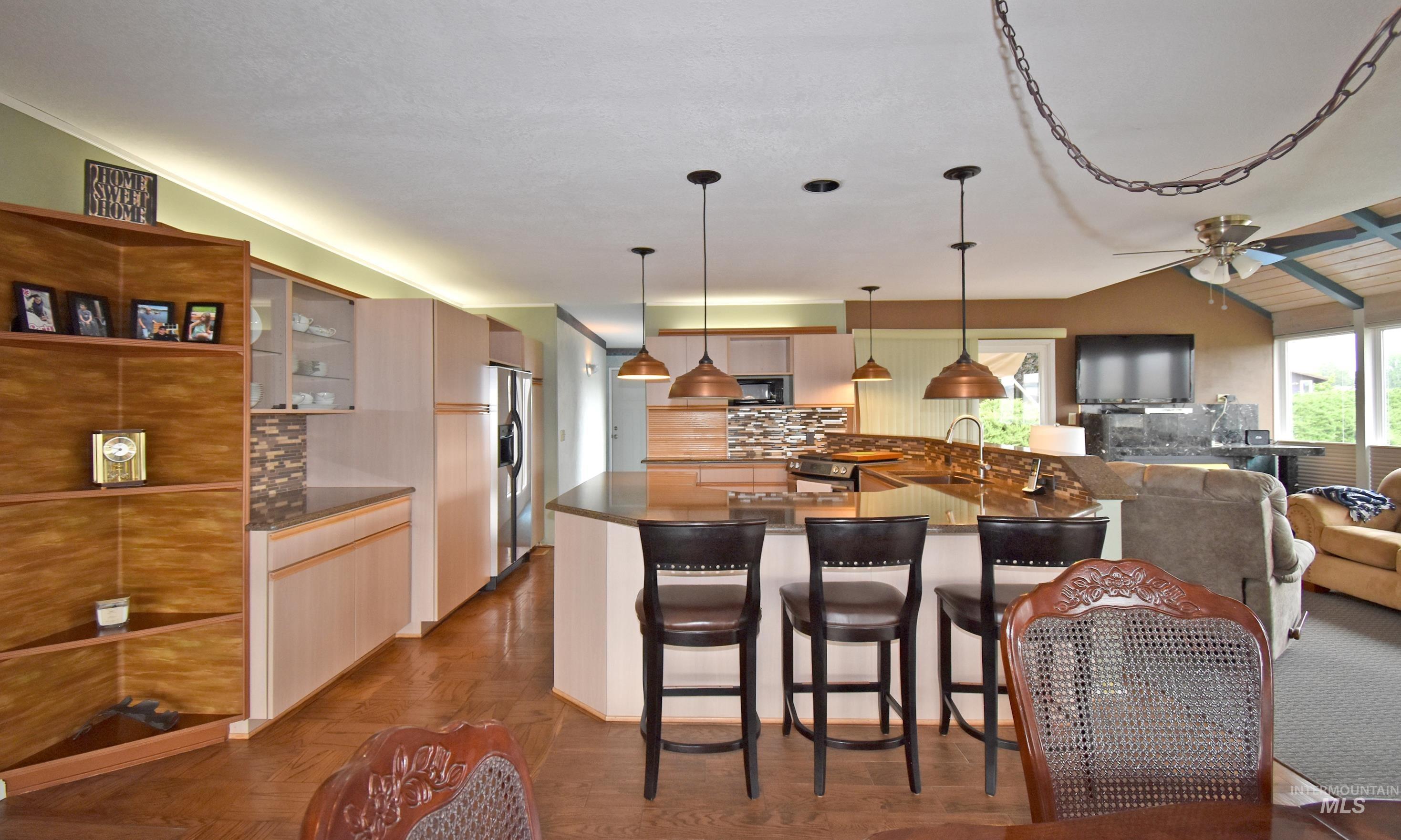 2618 Grandview Drive Property Photo 8