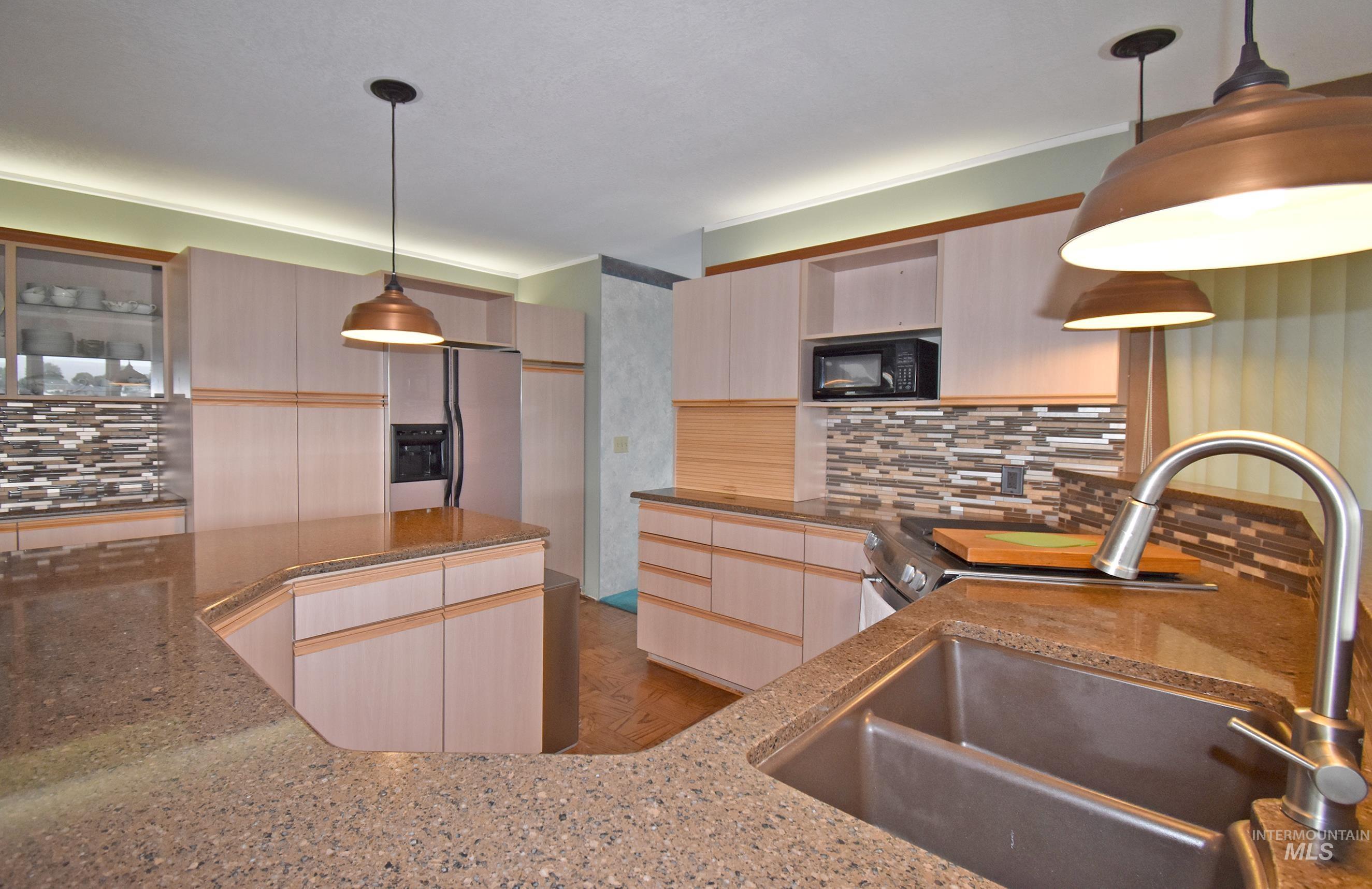 2618 Grandview Drive Property Photo 13