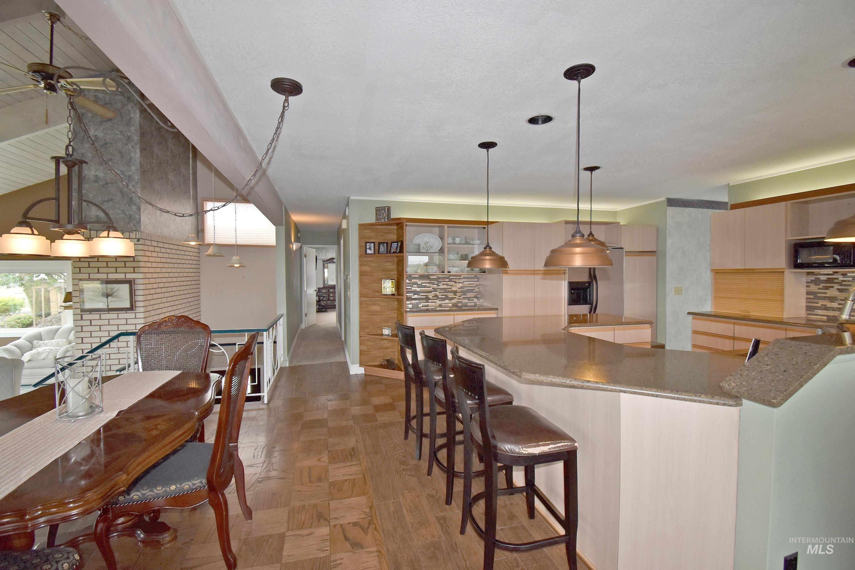 2618 Grandview Drive Property Photo 14