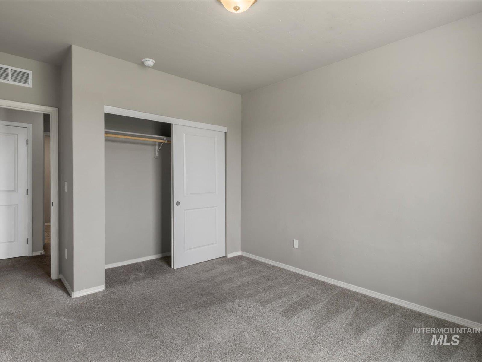 1900 Thomas Ln Property Photo 37
