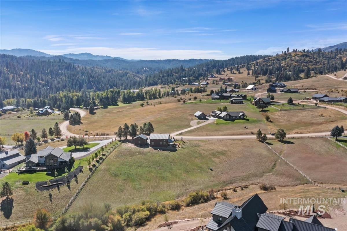 34 Crosstimber Loop Property Photo 5