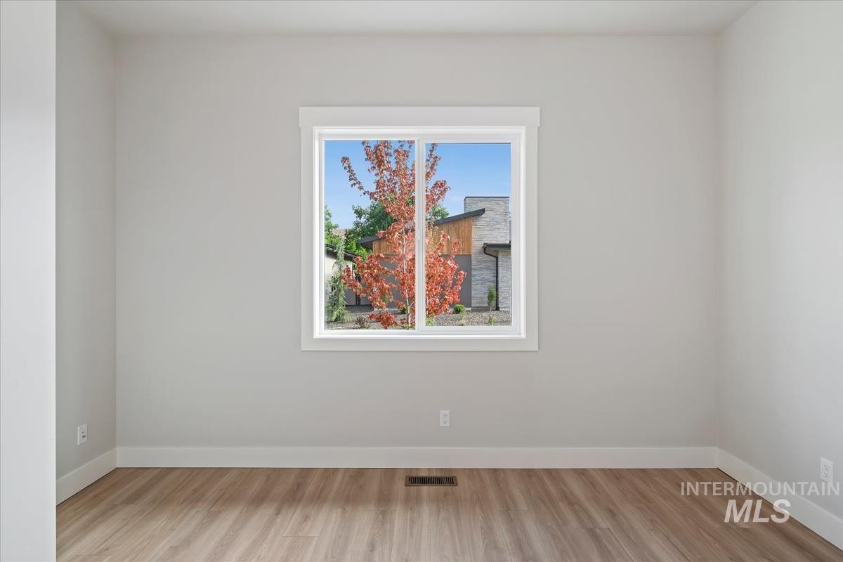 4629 N Collister Dr Property Photo 6