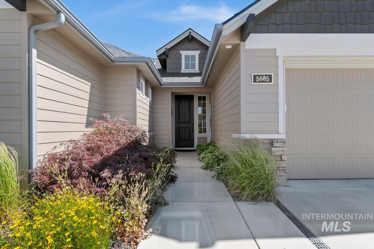5685 W Night Sky Ct Property Photo 3