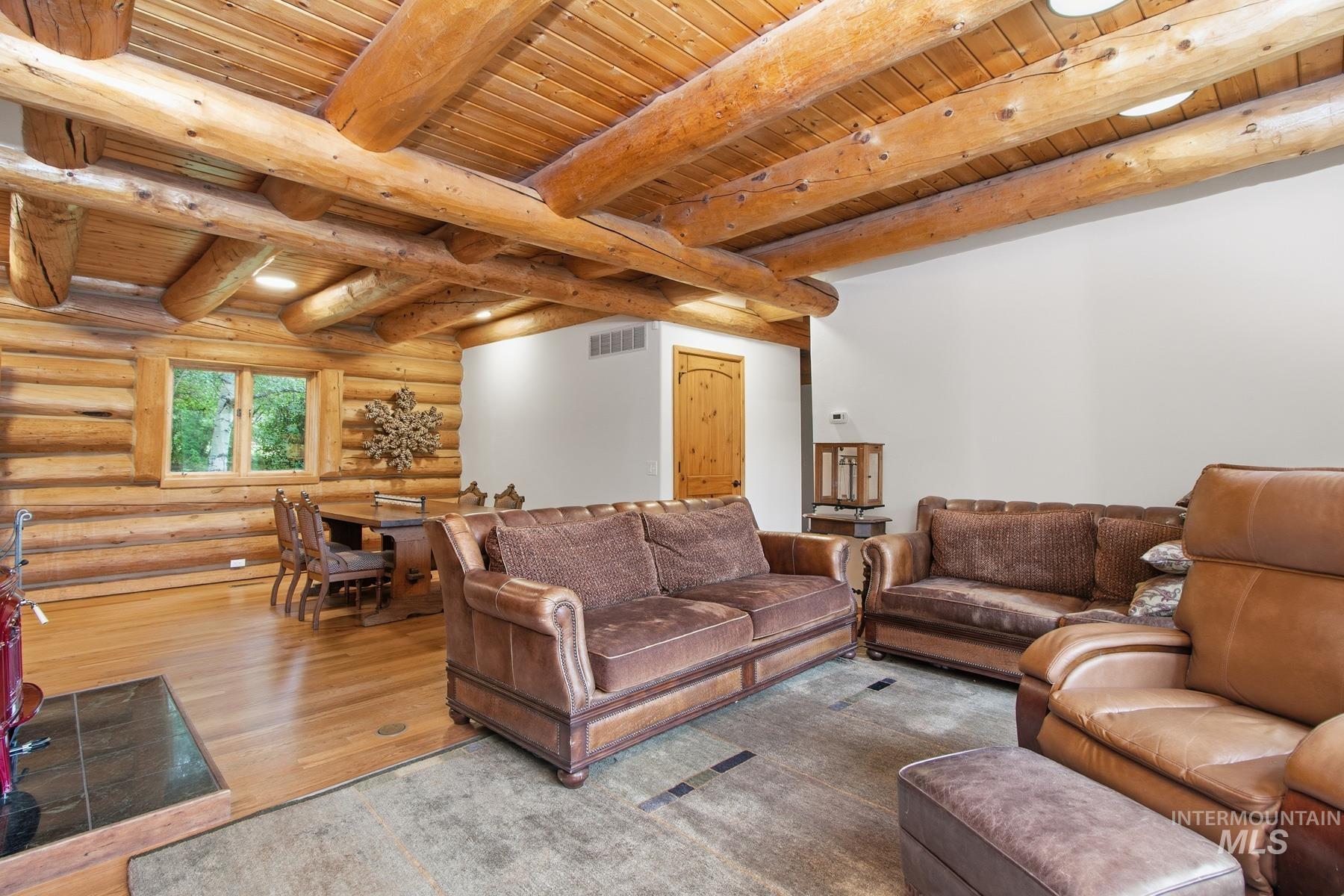 246 Timberline Road Property Photo 3