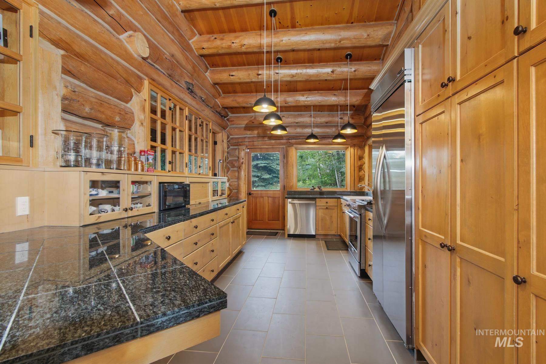 246 Timberline Road Property Photo 5