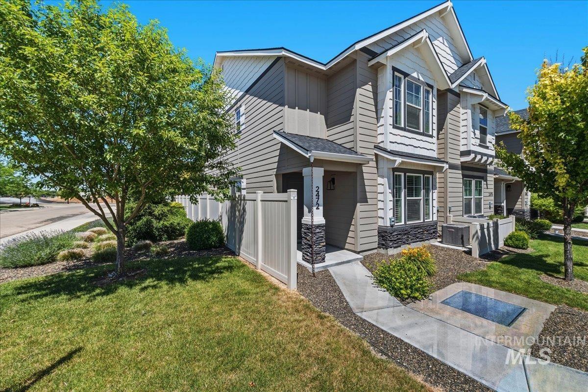 2472 E Blue Tick St Property Photo 3
