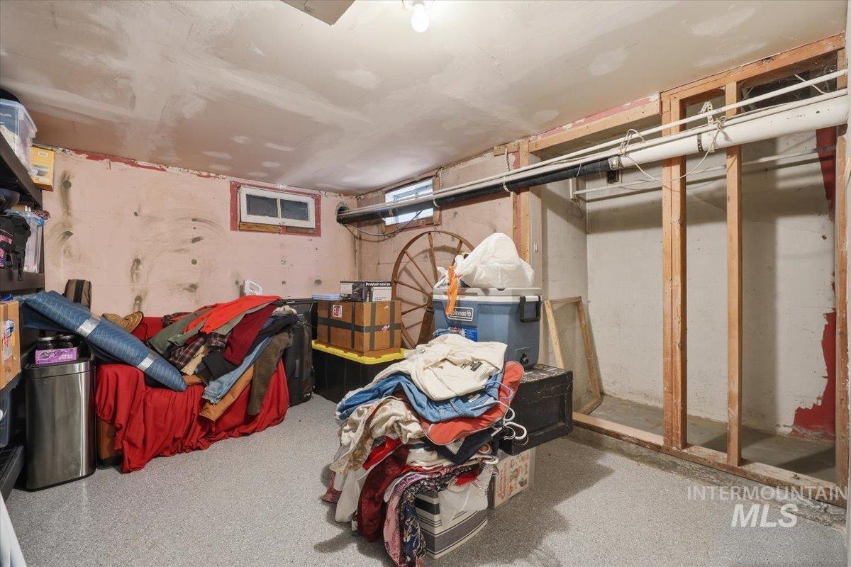 1060 F St W Property Photo 24